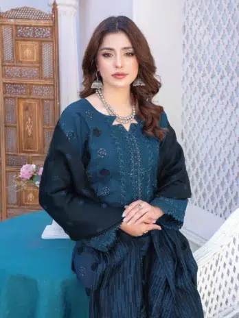 Zoha By Riaz Arts D-05-3, blue color, jacquard yarn pallu dupatta draped elegantly.