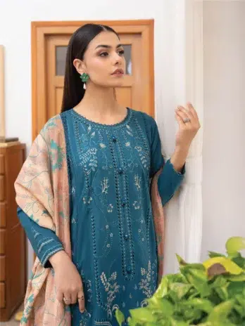 Mahi by Gulljee MG-05 -3, Blue luxury linen embroidered sleeves close-up