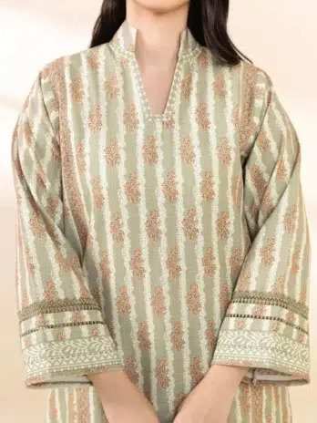 Sapphire Printed Khaddar D-02 -3, Beige color, close-up of digital printed khaddar dupatta.