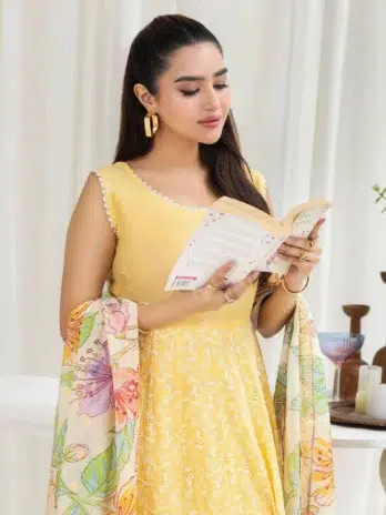 Full outfit view of Coco Cherry by Gulljee D-01 in Chalky color with accessories.