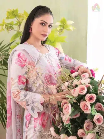 Close-Up of Embroidered Cutwork Detailing on Diamond Dupatta – Erva D-1711