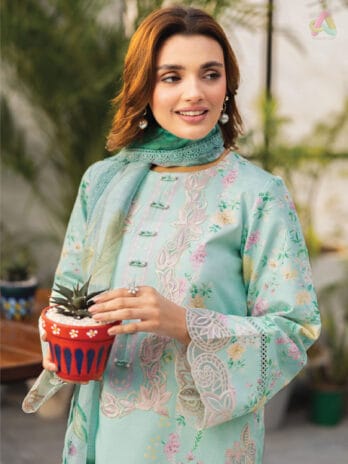 Close-Up – Intricate 3D Embroidered Lace and Organza Borders from Mellow by Rang Rasiya