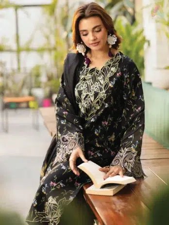 Close-Up of Rang Rasiya Midnight – Organza Embroidered Neck & Sleeve Border