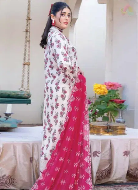 Back side design of Lawnkari By Riaz Arts 2003 summer collection suit