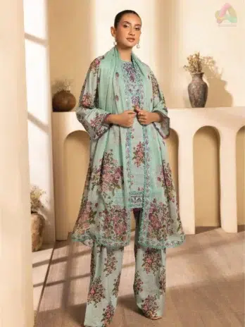 Saraab by Brenish, D-07 suit. Close-up view of neckline and embroidered daman lace.