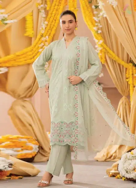 Front Image: Embroidered jaal and daman design on front of bana dora lawn shirt from Zerlin by DOR D-05 – elegant and detailed