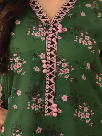 Close-up of neckline and fabric details of Zellbury D-05 showcasing fine lawn texture and elegant digital print design