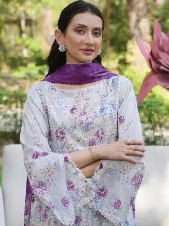 Close‑up embroidery of Twinkling by Binaas D‑07, showcasing fine boring embroidered detailing on high‑quality Binaas lawn fabric