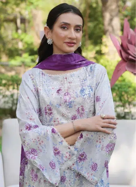 Close‑up embroidery of Twinkling by Binaas D‑07, showcasing fine boring embroidered detailing on high‑quality Binaas lawn fabric