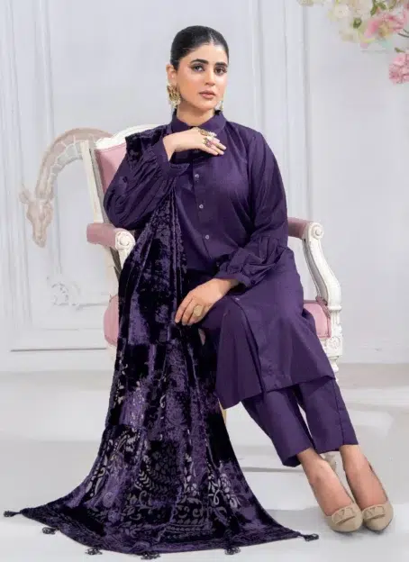 Pahali by Riaz Arts D-04 complete 3-piece suit display with Dhanak Zari Wool Shirt, Velvet Shawl, and Plain Trouser in luxury winter style.