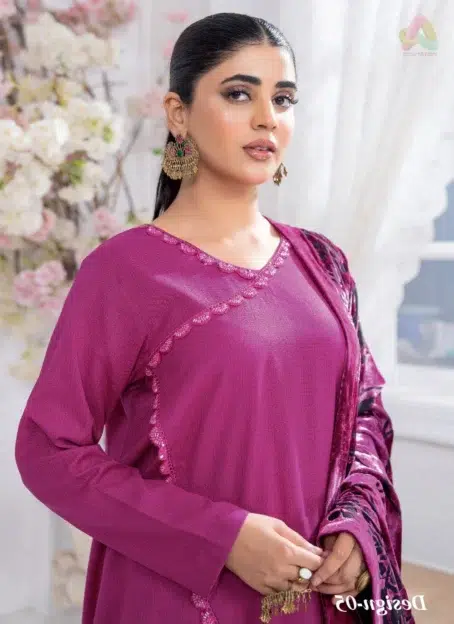 Pahali by Riaz Arts D-05 close-up highlighting Dhanak Zari Wool Shirt embroidery and velvet cutwork shawl details with superior craftsmanship.