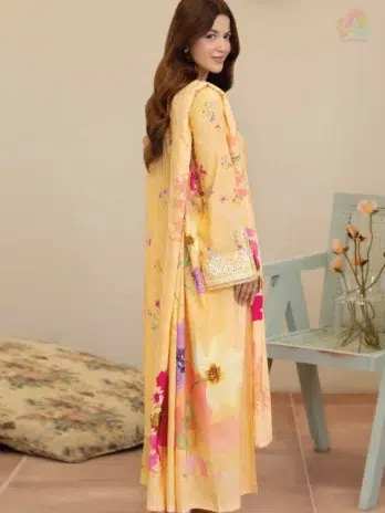 Back design of Tazeen by Johra JW-176 outfit, highlighting the premium Staple Slub fabric and Johra’s elegant detailing from the Johra Collection