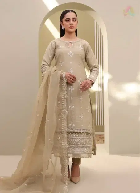 Zellbury by Al-Rahim Textile D-01 front view showing embroidered Monar shirt with inner and fine detailing from Zellbury Cotton Collection.