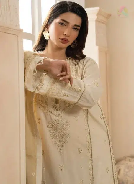 Close view of Zellbury by Al-Rahim Textile D-05 showing embroidery on lawn shirt and fine texture of denting lawn dupatta.