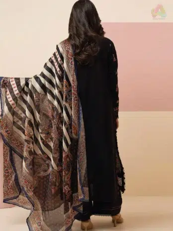 Back view of Zellbury by Al-Rahim Textile D-07 highlighting embroidered stripe lawn shirt design paired with digital printed tissue silk dupatta and cambric trouser.