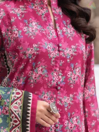 Zellbury Printed Khaddar D-01 close-up view of premium digital print details on khaddar fabric by Zellbury clothing.