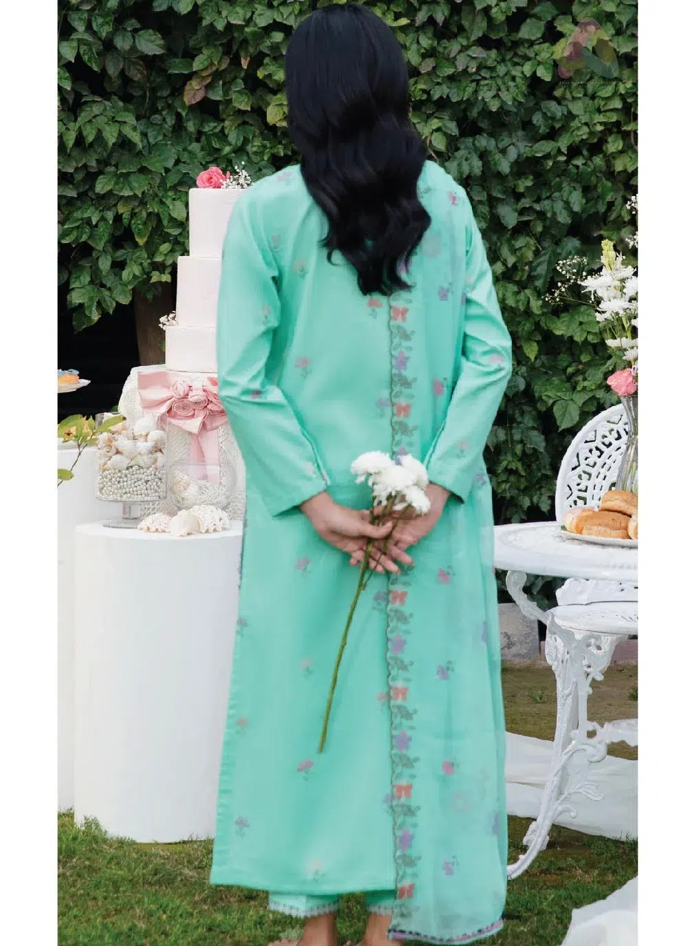 Whiscal By Celts D-02 2 Back Image: Whiscal by Celts D-02 plain lawn back with embroidered sleeves