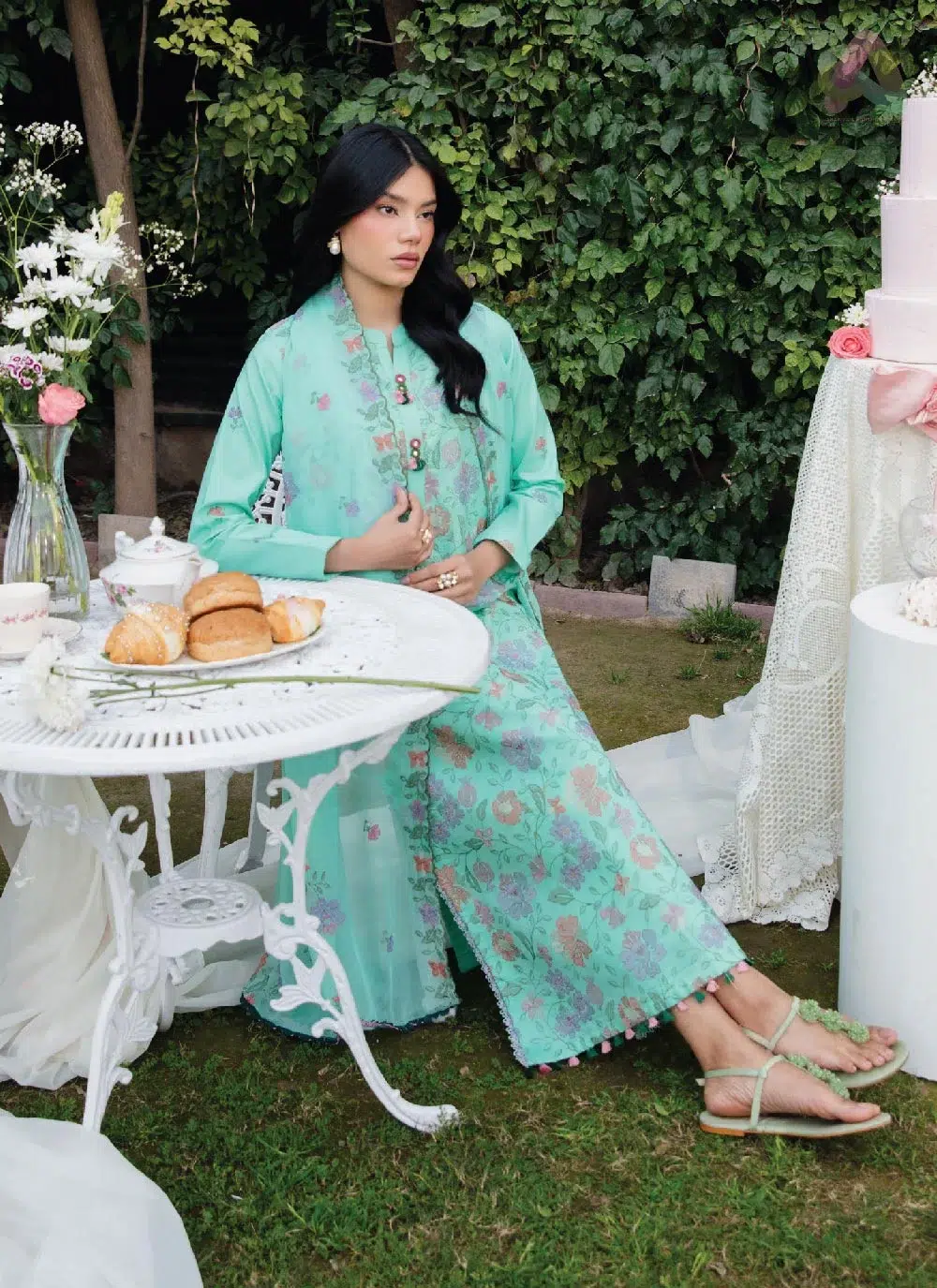 Whiscal By Celts D-02 3 Full Image: Full view Whiscal by Celts D-02 lawn suit with chiffon dupatta