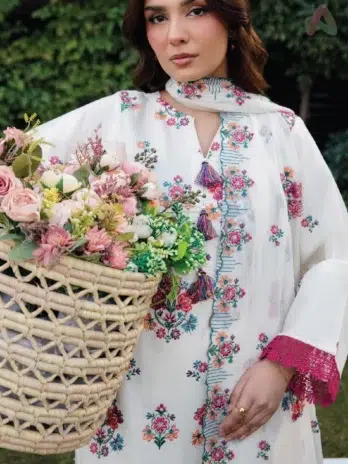 Close-Up Image: Embroidered organza pati on daman detail – Celts D-03