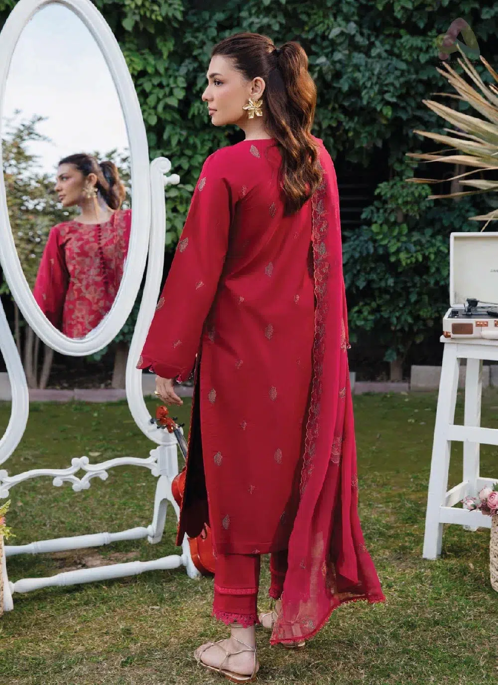 Whiscal By Celts D-05 2 Back Image: Whiscal by Celts D-05 plain lawn back with embroidered sleeves